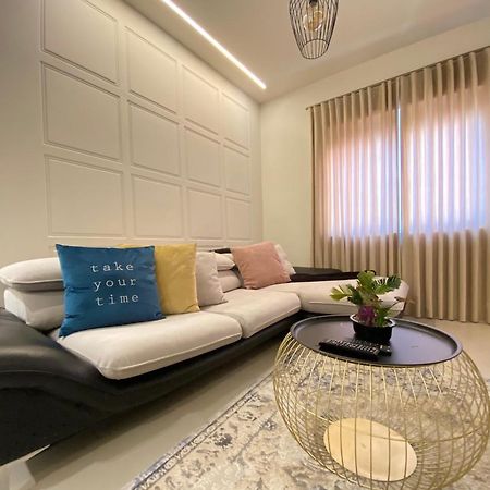 Comfort Apartament, Near The Beach Дуррес Екстер'єр фото
