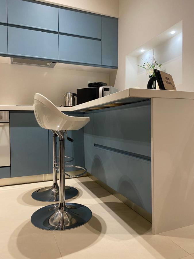 Comfort Apartament, Near The Beach Дуррес Екстер'єр фото