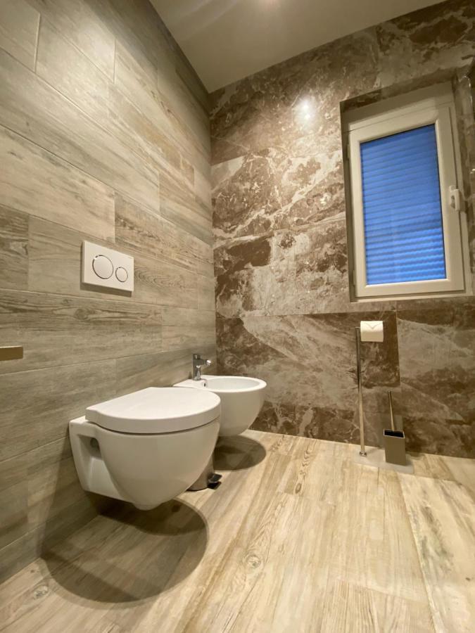Comfort Apartament, Near The Beach Дуррес Екстер'єр фото