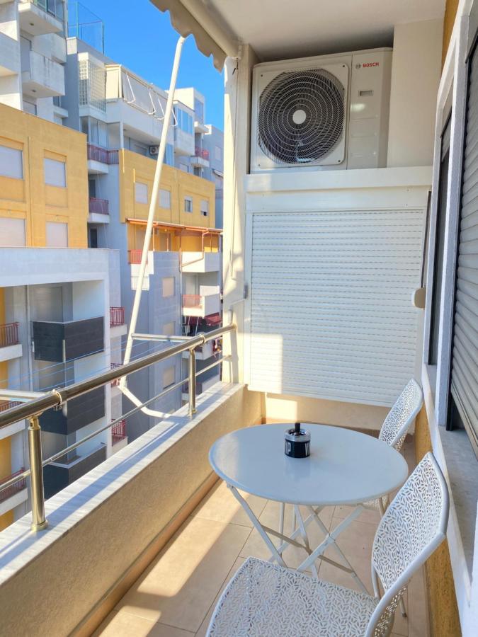 Comfort Apartament, Near The Beach Дуррес Екстер'єр фото