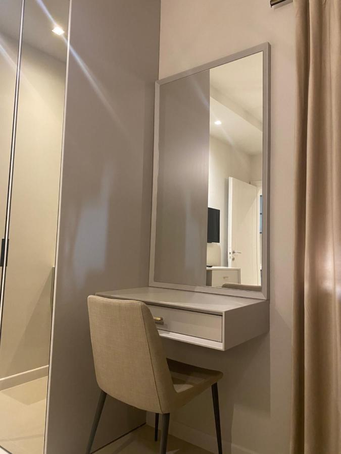 Comfort Apartament, Near The Beach Дуррес Екстер'єр фото